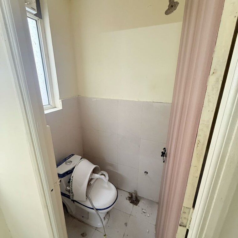 Bathroom, pyramid-altia 1 Bedroom 396 Sq.Ft. Apartment In Sector 70a Gurgaon 9730869