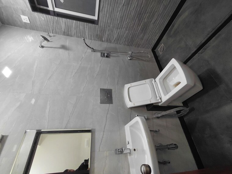 Bathroom, triumph-swastik 2 Bedroom 621 Sq.Ft. Apartment In Malad West Mumbai 9730870