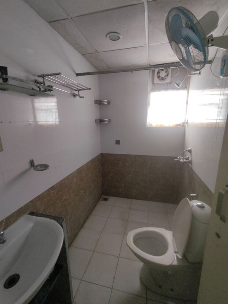 Bathroom, babukhan-solitaire 2 Bedroom 1130 Sq.Ft. Apartment In Gachibowli Hyderabad 9730875