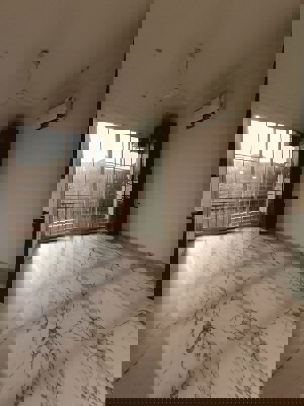 3 BHK + Servant Room Apartment For Rent in Sushma Valencia