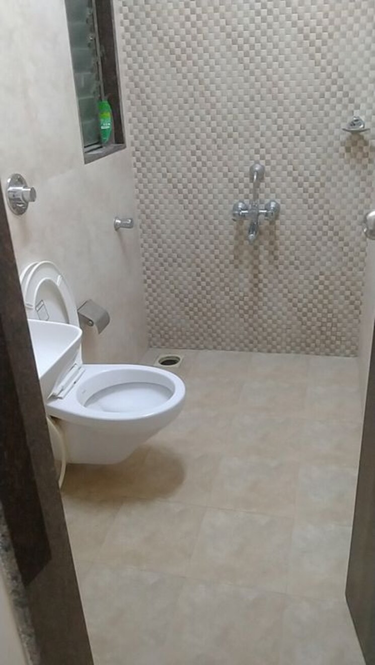 Bathroom, asmita-sand-dunes 5 Bedroom 2027 Sq.Ft. Apartment In Malad West Mumbai 9730918