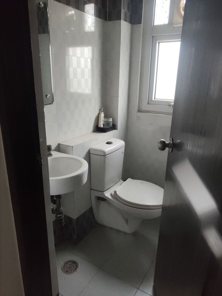 Bathroom, sunshine-helios 4 Bedroom 2850 Sq.Ft. Apartment In Sector 78 Noida 9730940