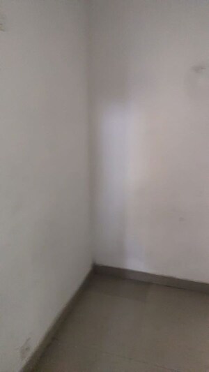 Room in 2 BHK Apartment at Ansal Housing Woodbury, Patiala Road – for Rent