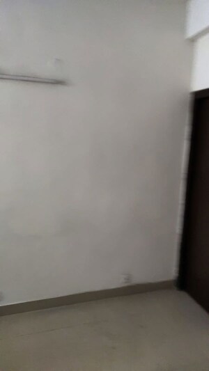 Room in 2 BHK Apartment at Ansal Housing Woodbury, Patiala Road – for Rent