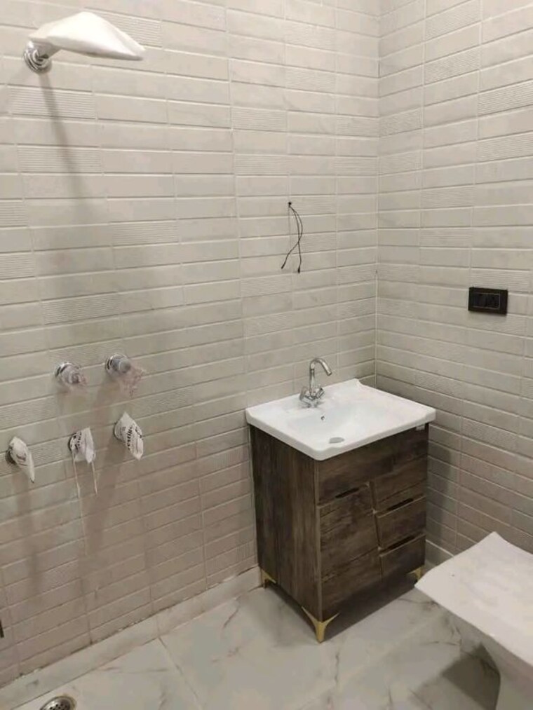 Bathroom, agarwal-krish-garden 2 Bedroom 810 Sq.Ft. Apartment In Nalasopara West Palghar 9730966