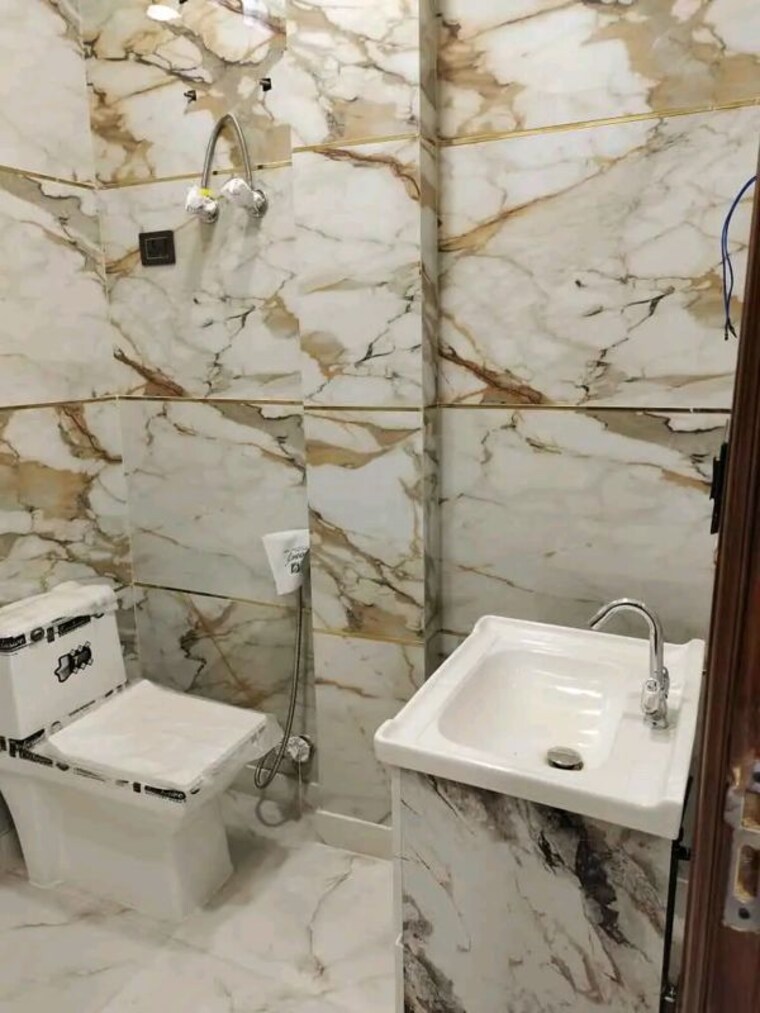 Bathroom, agarwal-krish-garden 2 Bedroom 810 Sq.Ft. Apartment In Nalasopara West Palghar 9730966