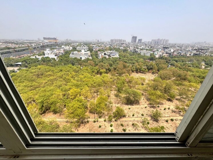 Garden, gardenia-golf-city 2 Bedroom 950 Sq.Ft. Apartment In Sector 75 Noida 9730972