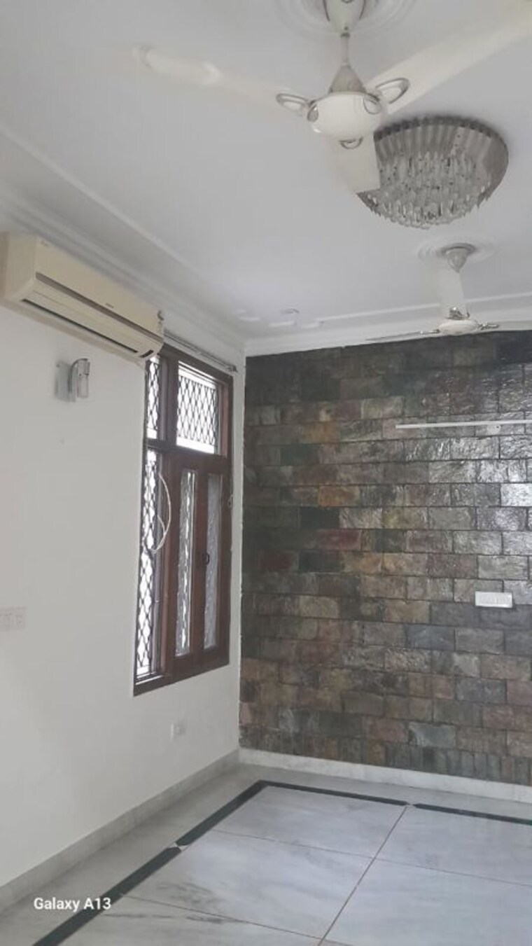 Room, unitech-south-city-ii 3 Bedroom 1800 Sq.Ft. Builder Floor In Sector 50 Gurgaon 9730973