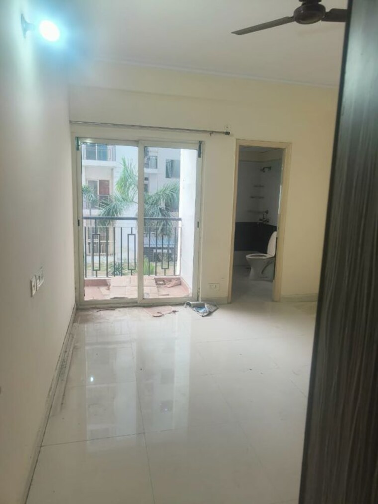 Room, aims-golf-city 2 Bedroom 950 Sq.Ft. Apartment In Sector 75 Noida 9730977