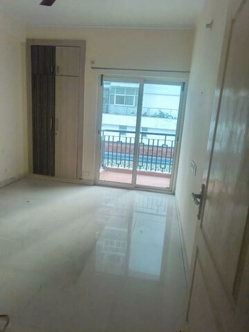 Room in 2 BHK Apartment at Aims Golf City, Sector 75 – for Rent