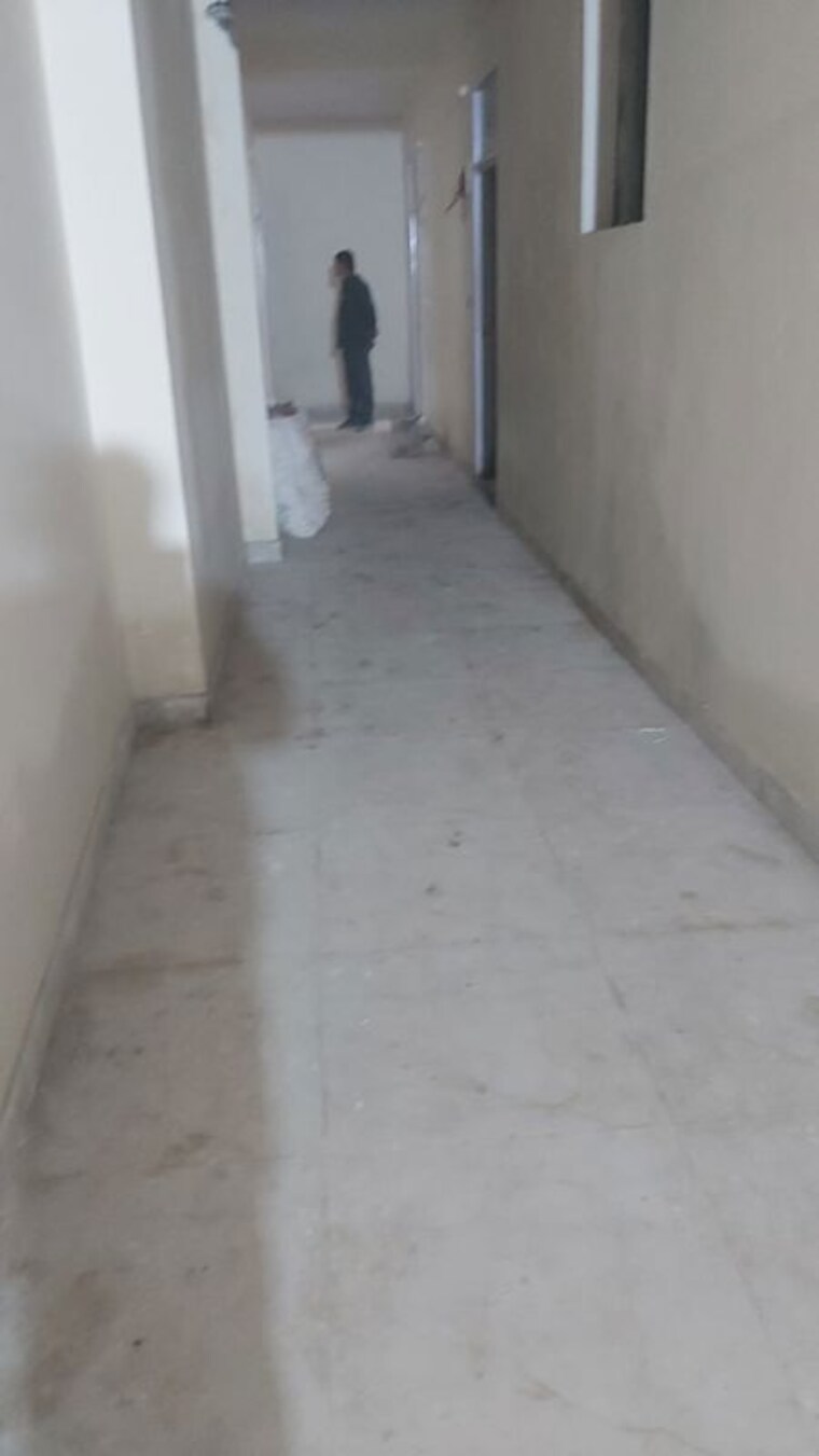 Room, mayur vihar 1.5 Bedroom 400 Sq.Ft. Builder Floor In Mayur Vihar Delhi 9730981