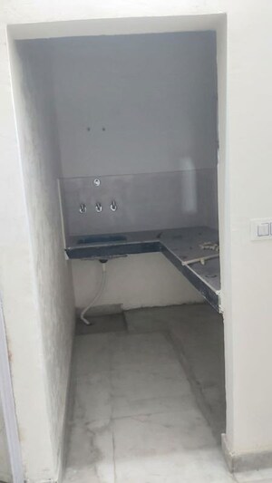 Bathroom in 1.5 BHK Builder Floor at Mayur Vihar – for Rent