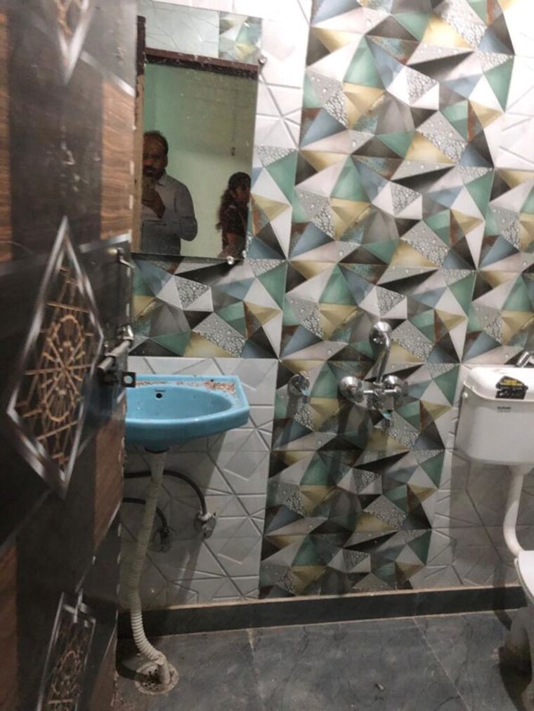 Master Bedroom, mayur vihar 2.5 Bedroom 750 Sq.Ft. Builder Floor In Mayur Vihar Delhi 9730988