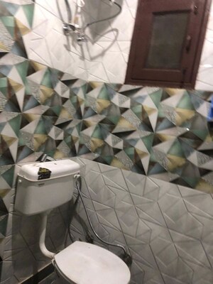 Bathroom in 2.5 BHK Builder Floor at Mayur Vihar – for Rent