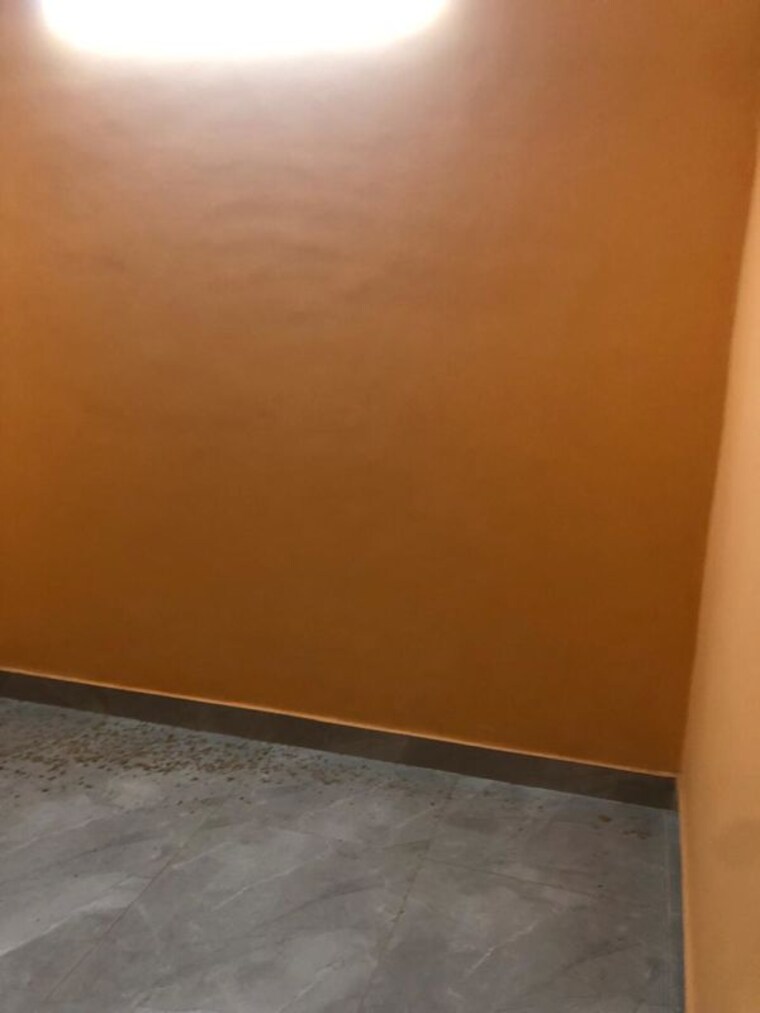 Room, mayur vihar 2.5 Bedroom 750 Sq.Ft. Builder Floor In Mayur Vihar Delhi 9730988