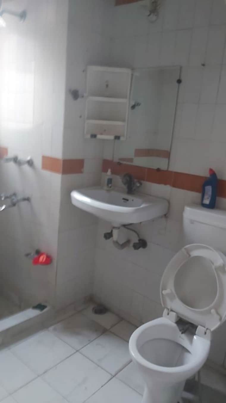 Bathroom, mayur vihar 3.5 Bedroom 1350 Sq.Ft. Apartment In Mayur Vihar Delhi 9731002