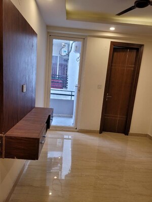 Living Room in 3 BHK Builder Floor at Kohli One Malibu Town, Sector 47 – for Rent