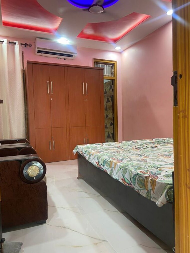 Room, gomti nagar Pg For Boys & Girls In Gomti Nagar 9731023