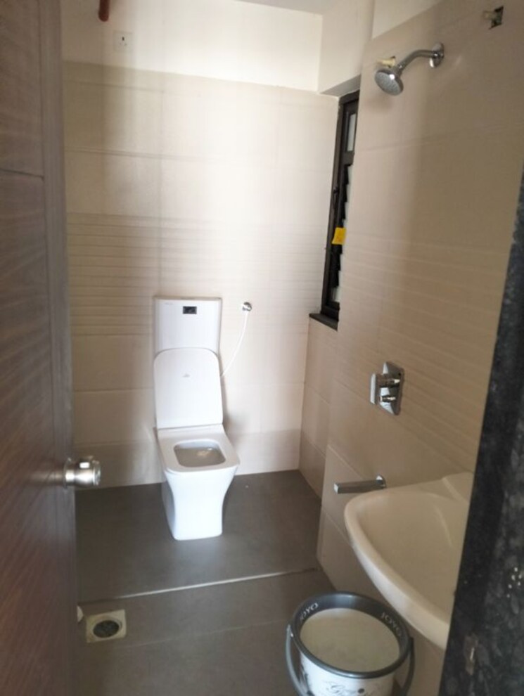 Bathroom, raheja-vistas-phase-1 3.5 Bedroom 2300 Sq.Ft. Apartment In Mohammadwadi Pune 9731029