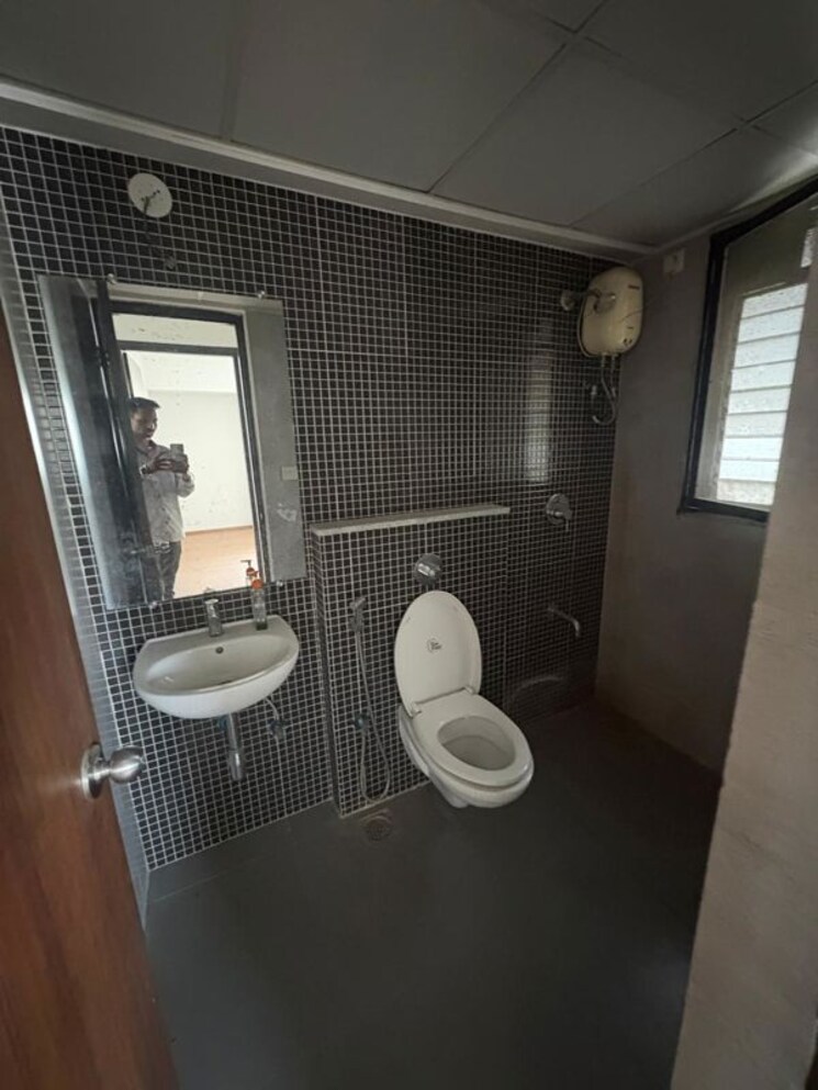 Bathroom, lodha-lakeshore-greens 2 Bedroom 738 Sq.Ft. Apartment In Dombivli East Thane 9731045