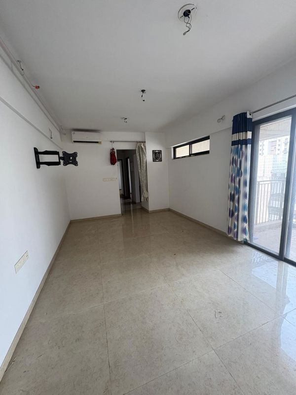 2 BHK + Pooja Room,Servant Room 738 Sq.Ft. Apartment in Lodha Lakeshore Greens