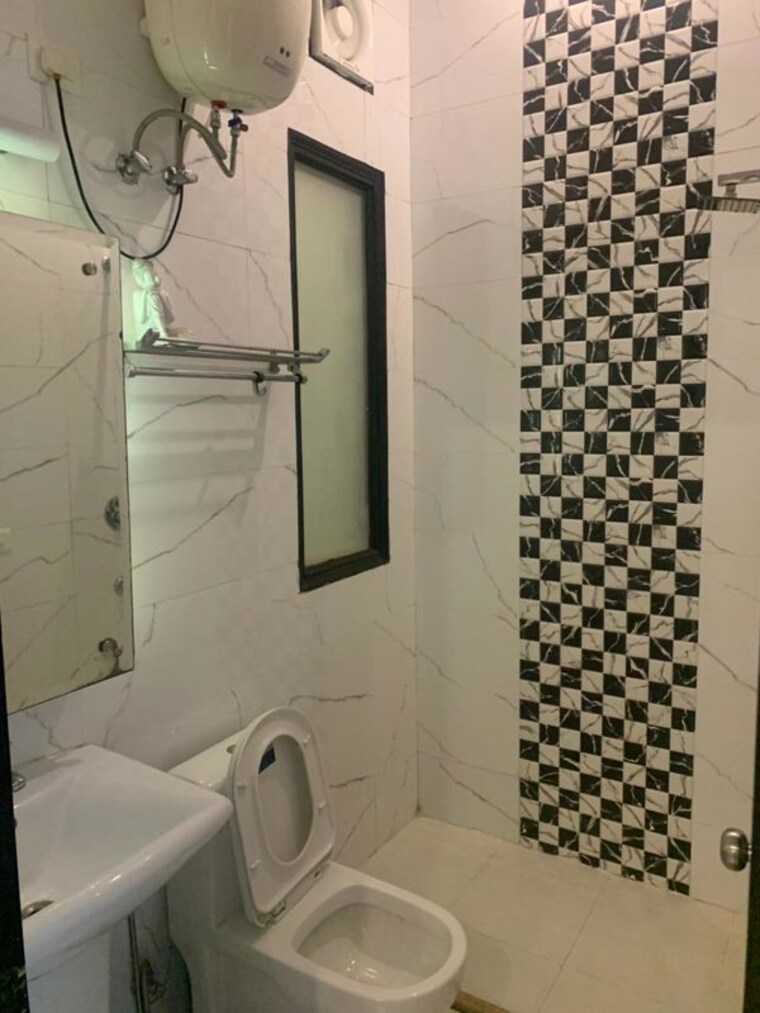 Attached Bathroom, sector 55 3 Bedroom 180 Sq.Yd. Builder Floor In Sector 55 Gurgaon 9731060