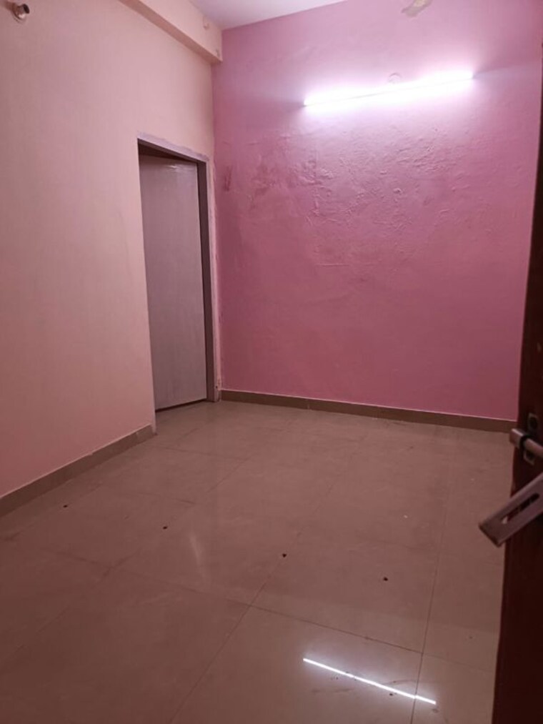 Room, rwa-apartments 2 Bedroom 162 Sq.Mt. Independent House In Sector 31 Noida 9731067