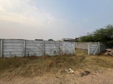  Plot For Sale in Mallampet