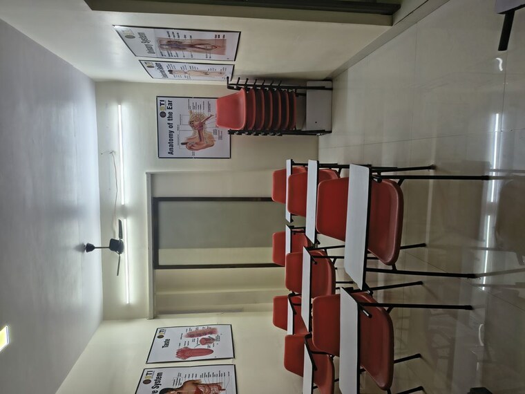 undefined, kurla east Commercial Office Space 400 Sq.Ft. In Kurla East Mumbai 9731073