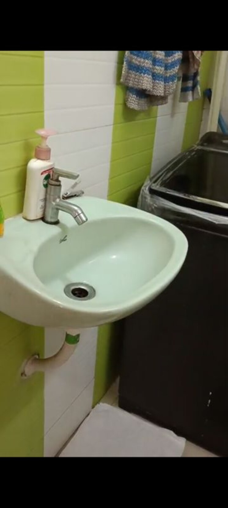 Bathroom, kurla east 1 Bedroom 500 Sq.Ft. Apartment In Kurla East Mumbai 9731087