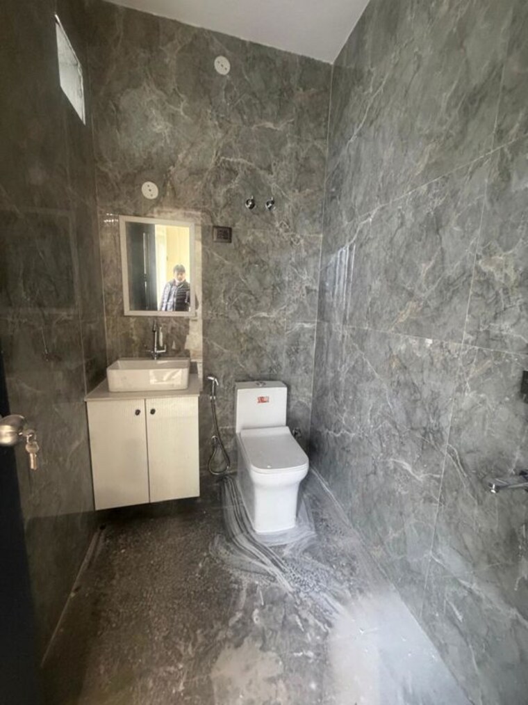 Bathroom, sector 12 3 Bedroom 1500 Sq.Ft. Builder Floor In Sector 12 Gurgaon 9731096