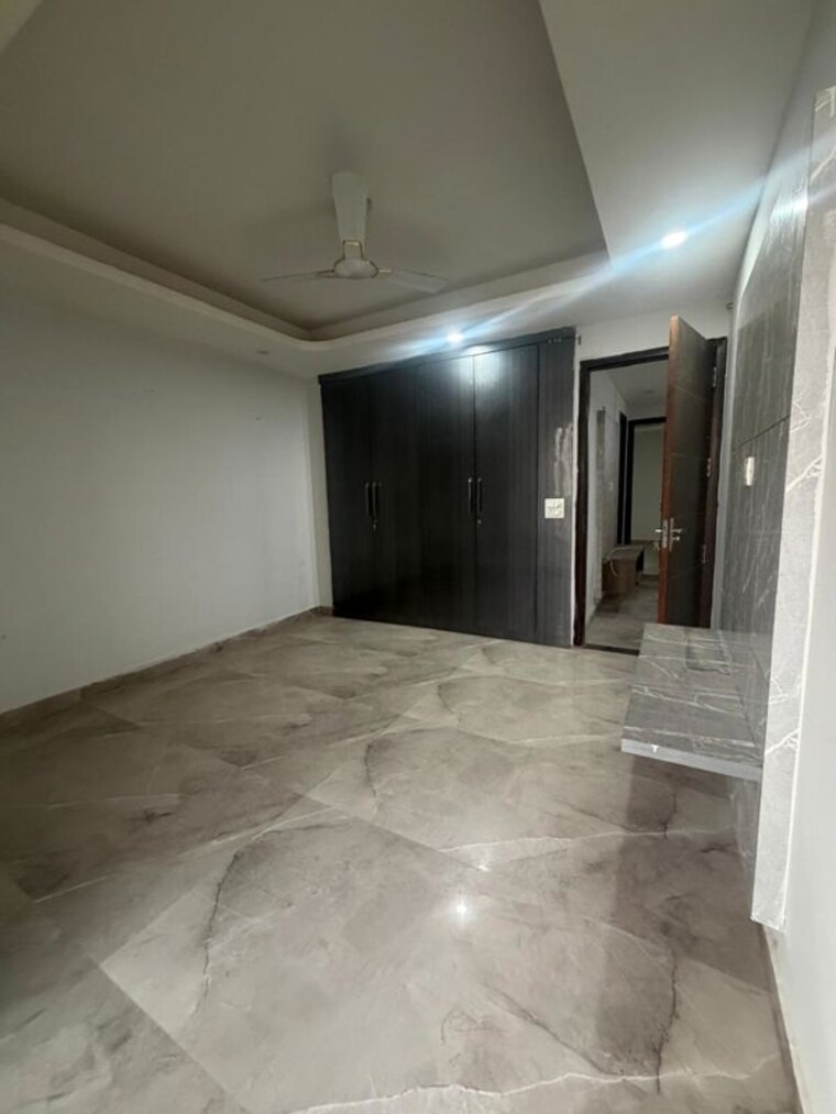 Room, sector 12 3 Bedroom 1500 Sq.Ft. Builder Floor In Sector 12 Gurgaon 9731096