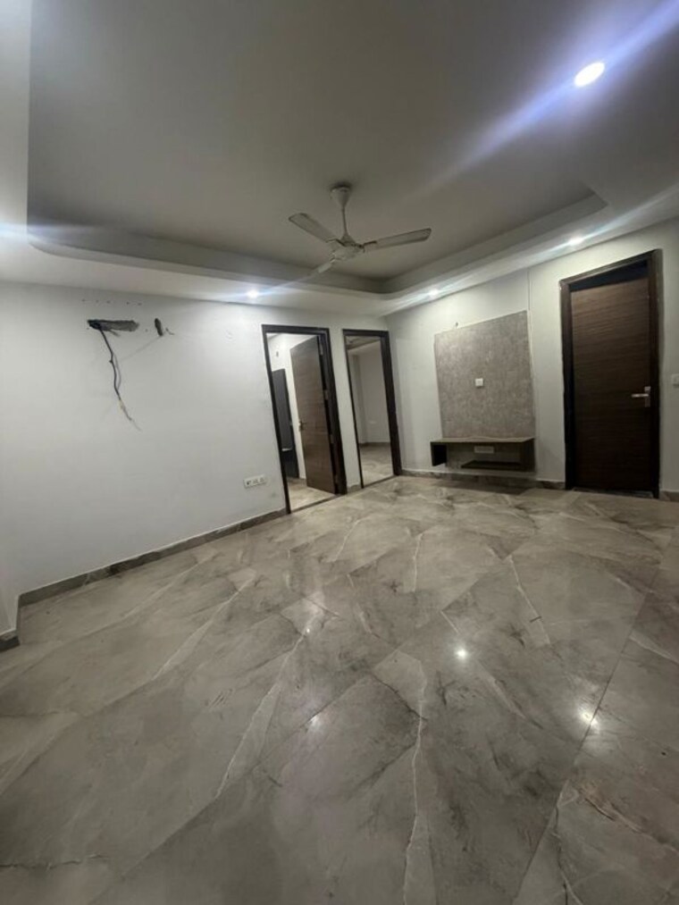 Room, sector 12 3 Bedroom 1500 Sq.Ft. Builder Floor In Sector 12 Gurgaon 9731096