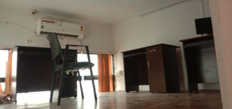 Other, deccan gymkhana Commercial Office Space 500 Sq.Ft. In Deccan Gymkhana Pune 9730366