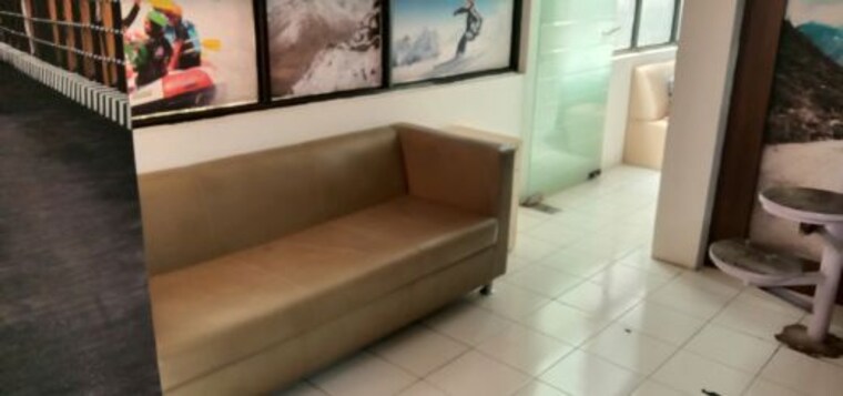Common Area, deccan gymkhana Commercial Office Space 500 Sq.Ft. In Deccan Gymkhana Pune 9730366