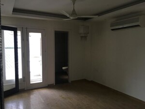 Room in 3 BHK Apartment at Greater Kailash ii – for Rent