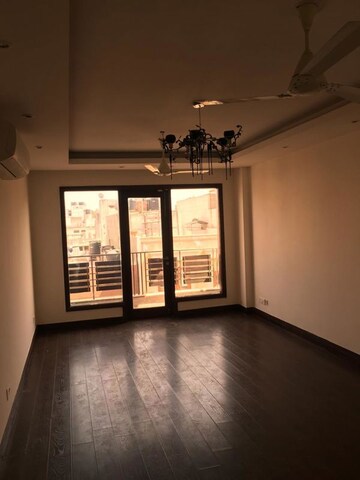 Room in 3 BHK Apartment at Greater Kailash ii – for Rent