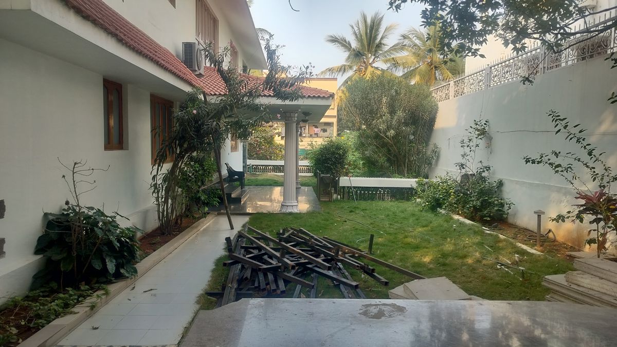 5 BHK + Pooja Room,Servant Room,Study Room,Extra Room Independent House For Rent in Juiru 