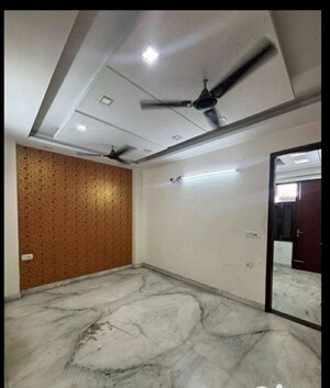 Room in 2.5 BHK Builder Floor at Bali Nagar – for Rent