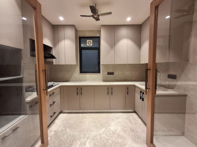 Kitchen, greater kailash i 3 Bedroom 208 Sq.Yd. Builder Floor In Greater Kailash I Delhi 9731159