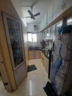 1 BHK + Pooja Room Apartment For Rent in Arihant Tower Vakola