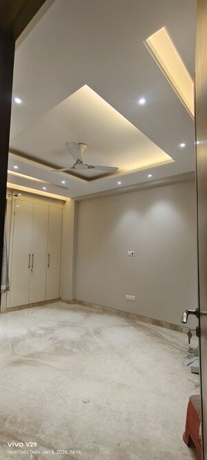 Room in 3 BHK Builder Floor at Greater Kailash I – for Rent