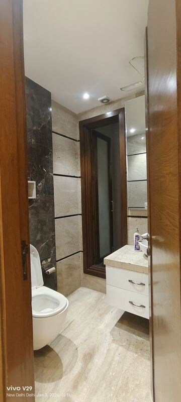 Master Bedroom in 3 BHK Builder Floor at Greater Kailash I – for Rent