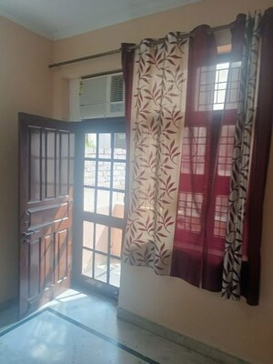 Room in 1 RK Builder Floor at Saurabh Niwas, Sector 40 – for Rent