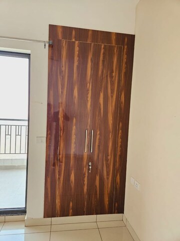 Furnished Amenities in 2 BHK Apartment at Gaur City 2 - 14th Avenue, Sector 16c Greater Noida – for Rent