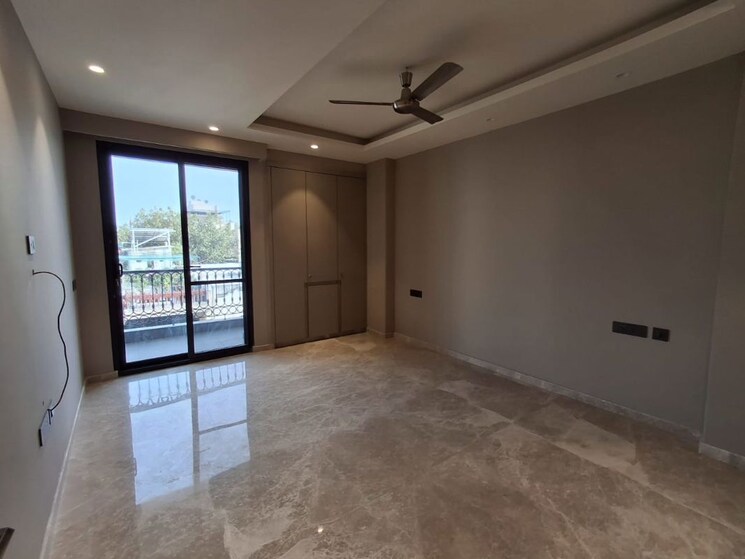 Room, greater kailash i 3 Bedroom 2000 Sq.Ft. Builder Floor In Greater Kailash I Delhi 9731169