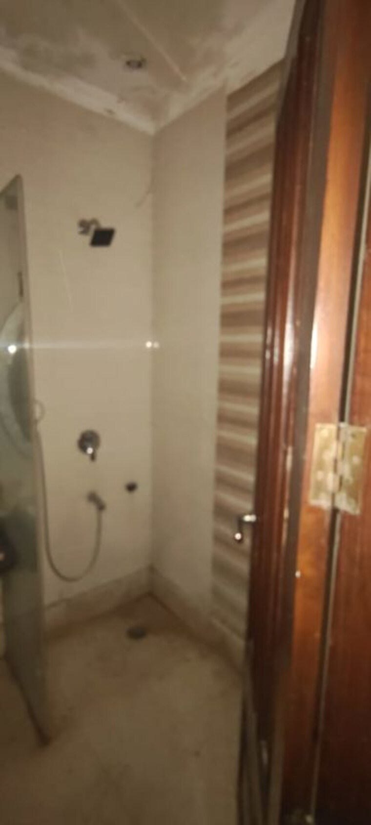 Bathroom, roop nagar 4 Bedroom 2700 Sq.Ft. Builder Floor In Roop Nagar Delhi 9731185