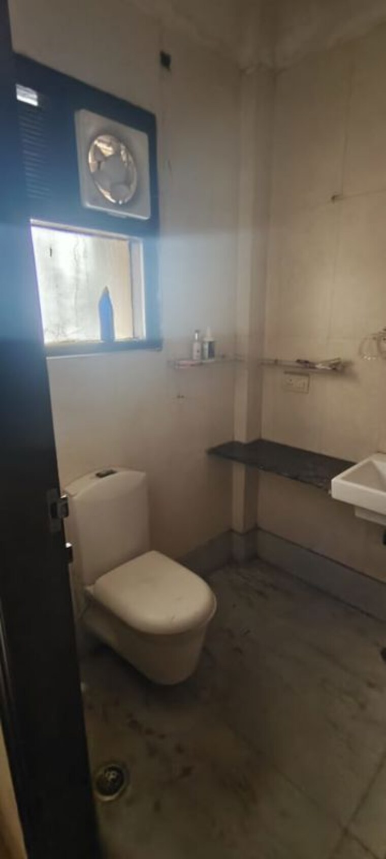 Bathroom, roop nagar 4 Bedroom 2700 Sq.Ft. Builder Floor In Roop Nagar Delhi 9731185
