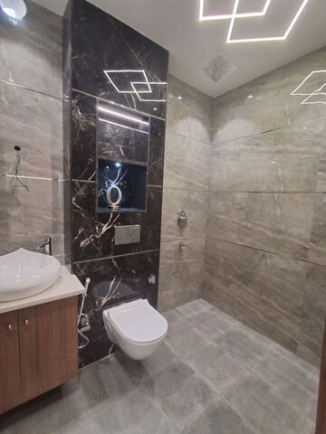 Bathroom in 3.5 BHK Builder Floor at Sector 57 – for Sale