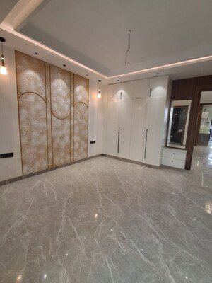 Room in 3.5 BHK Builder Floor at Sector 57 – for Sale